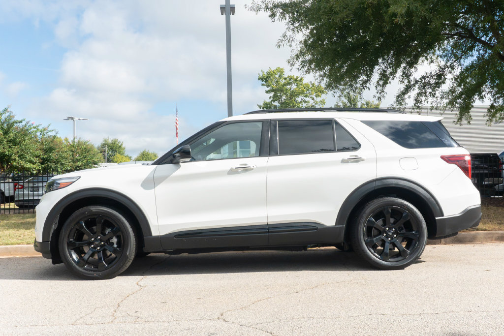 Used 2023 Ford Explorer ST RWD image 15