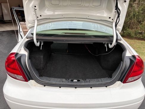 Used 2004 Ford Taurus SES image 34