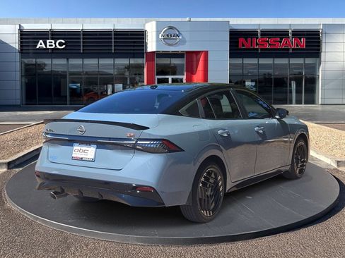 New 2026 Nissan Sentra SR w/ Floor Mat Package image 5