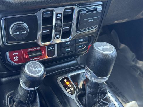 Certified 2025 Jeep Wrangler Unlimited Sport S 4xe AWD/4WD image 25