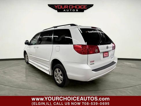 Used 2010 Toyota Sienna LE FWD image 4