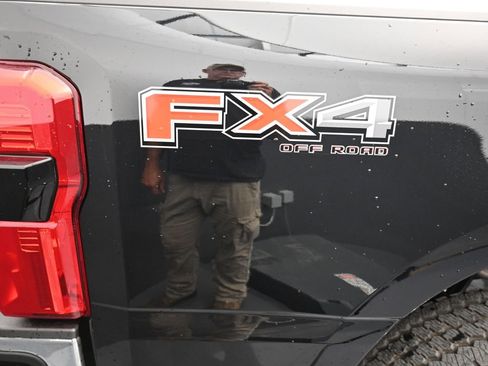 New 2025 Ford F250 XLT w/ 360-Degree Camera Package image 18