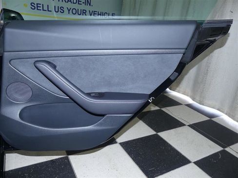 Used 2023 Tesla Model 3 Standard Range image 25