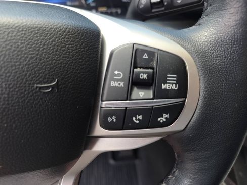 Used 2023 Ford Explorer XLT w/ Equipment Group 202A RWD image 16