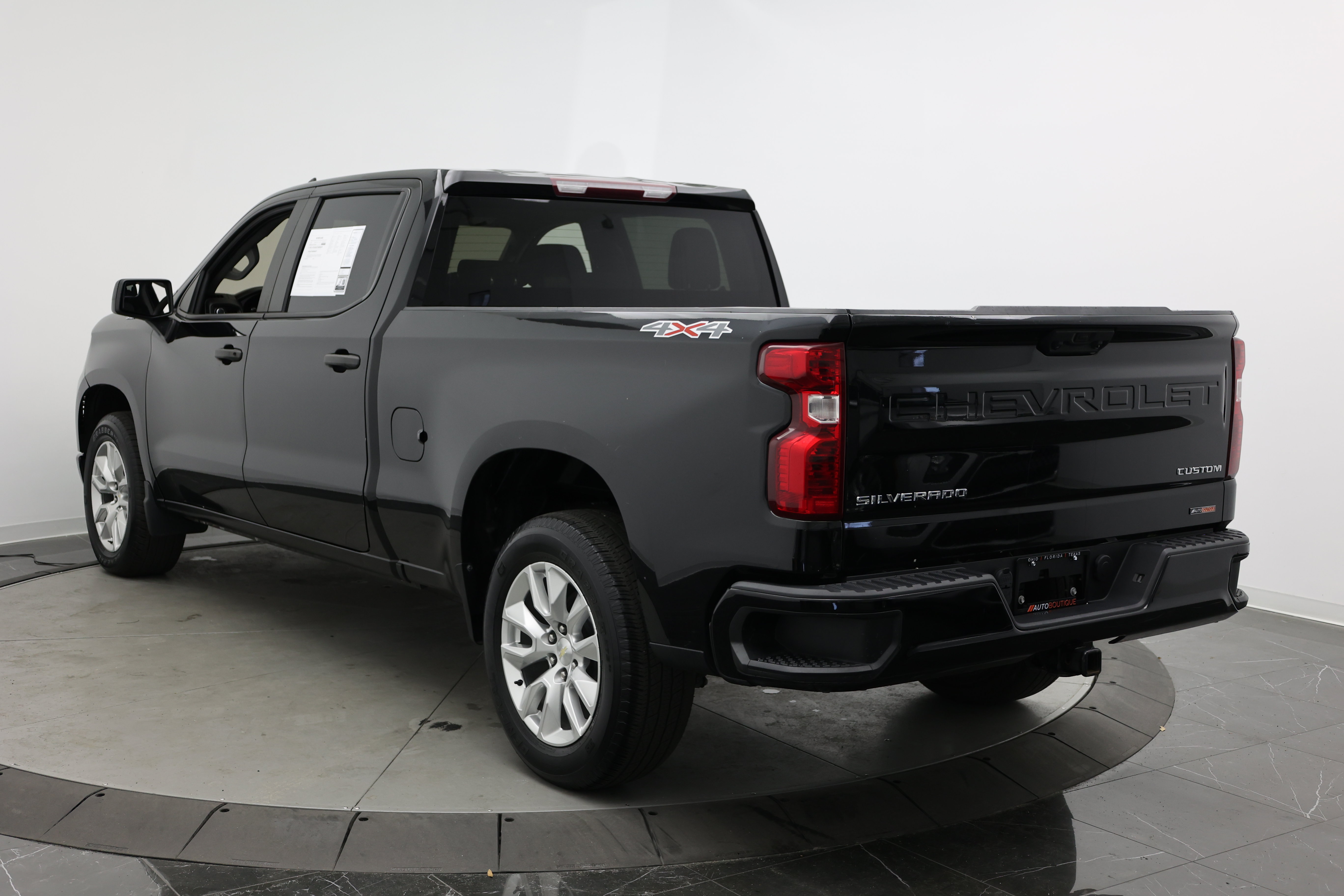 Used 2023 Chevrolet Silverado 1500 Custom AWD/4WD image 5