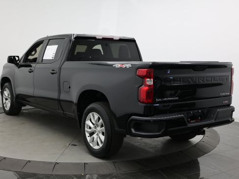 Used 2023 Chevrolet Silverado 1500 Custom AWD/4WD image 5