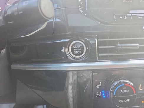 Used 2023 Nissan Pathfinder Platinum AWD/4WD image 19