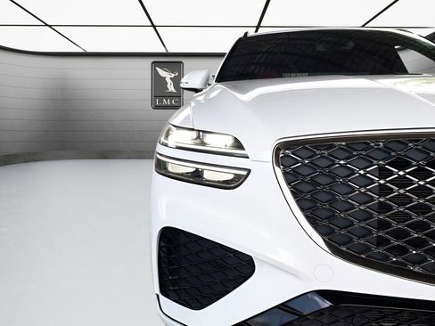 Used 2023 Genesis GV70 2.5T w/ Sport Prestige Package AWD/4WD image 13