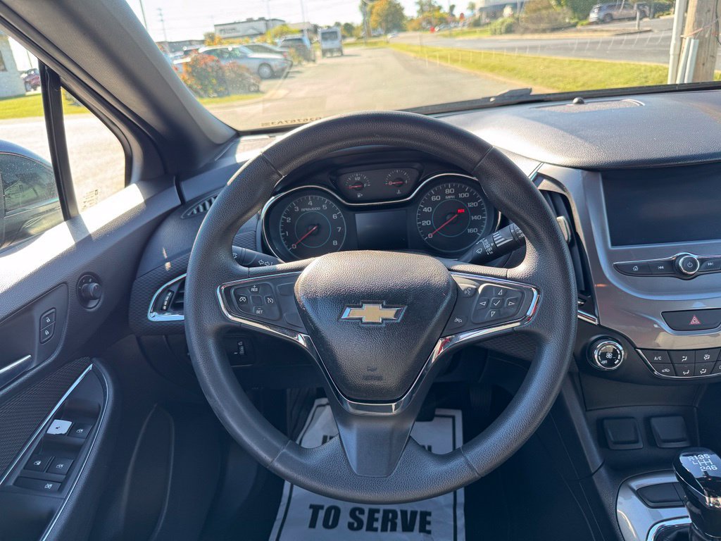 Certified 2017 Chevrolet Cruze LT FWD image 17