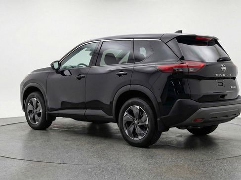 Used 2025 Nissan Rogue SV image 6