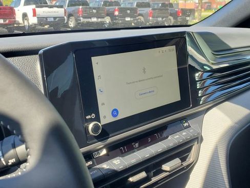 Used 2025 Toyota Camry SE FWD image 26
