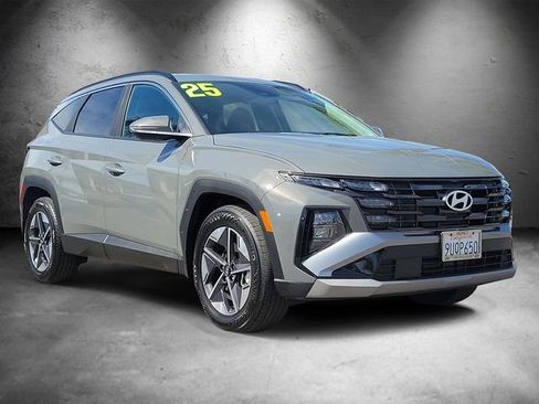 Certified 2025 Hyundai Tucson SEL image 2