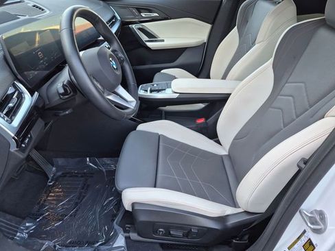Certified 2025 BMW X2 xDrive28i AWD/4WD image 9