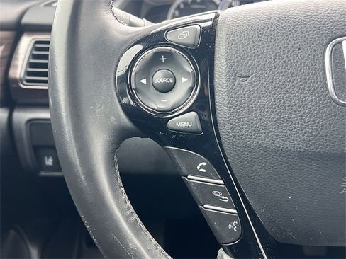 Used 2016 Honda Accord Touring image 22