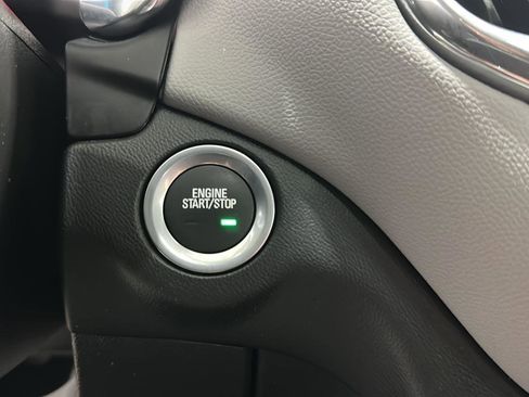 Used 2023 Chevrolet Equinox LS w/ LS Convenience Package image 16