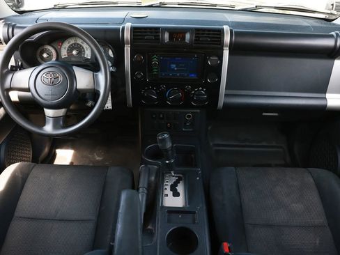 Used 2007 Toyota FJ Cruiser Sport Utility 2D image 21