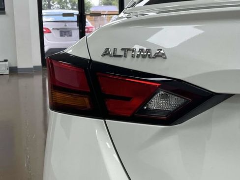 Used 2022 Nissan Altima 2.5 SV w/ SV Premium Package FWD image 12