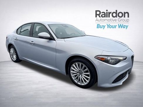 Used 2022 Alfa Romeo Giulia Sprint image 1