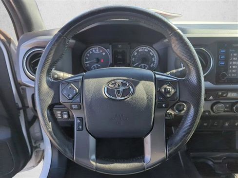 Used 2017 Toyota Tacoma TRD Off-Road image 26