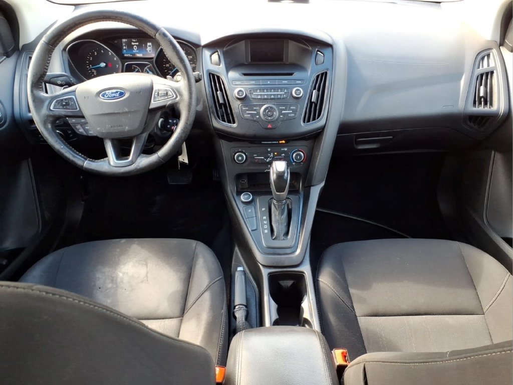 Used 2015 Ford Focus SE w/ SE Sport Package FWD image 11
