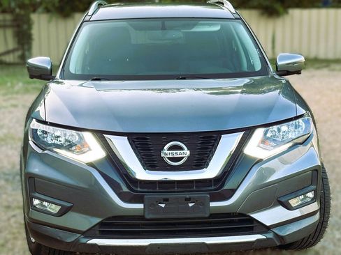 Used 2017 Nissan Rogue SV w/ SV Premium Package AWD/4WD image 36