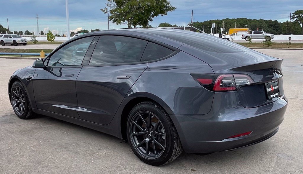 Used 2019 Tesla Model 3 Standard Range RWD image 3