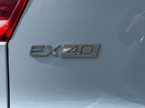 Used 2025 Volvo EX40 Ultra w/ Protection Package Premier image 13