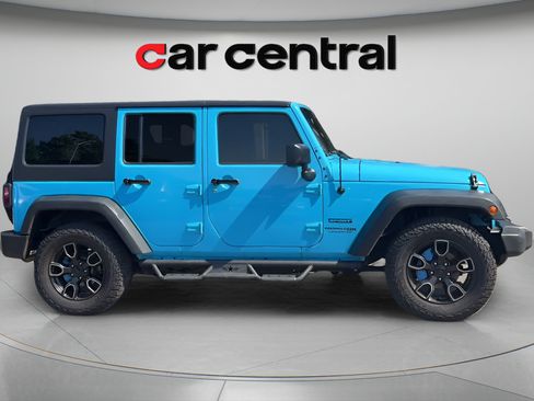 Used 2018 Jeep Wrangler Unlimited Sport S AWD/4WD image 4