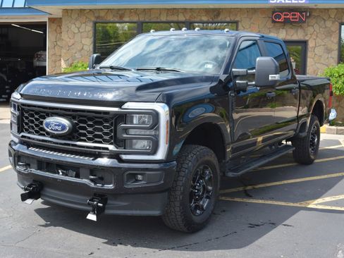 Used 2024 Ford F250 XL w/ STX Appearance Package AWD/4WD image 1