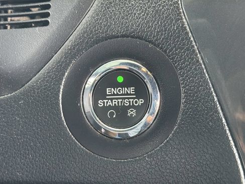 Used 2019 Ford Explorer XLT FWD image 28