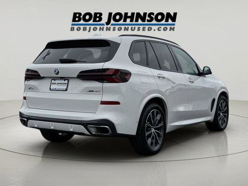Used 2024 BMW X5 xDrive40i w/ M Sport Package AWD/4WD image 2