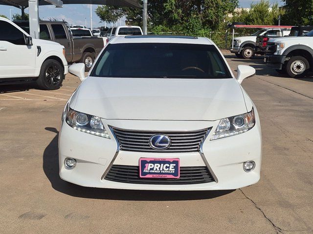 Used 2015 Lexus ES 300h w/ Navigation System Package FWD image 2