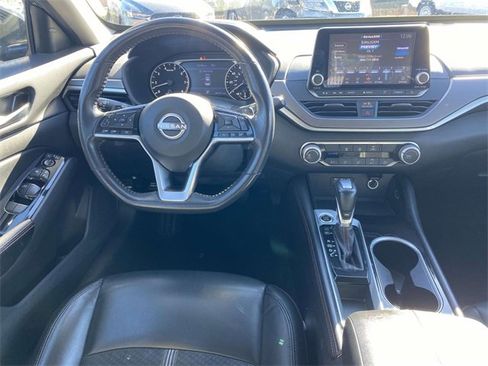 Used 2024 Nissan Altima 2.5 SR image 10