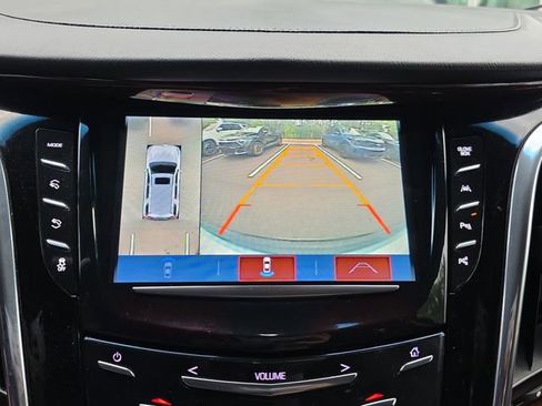 Used 2017 Cadillac Escalade Luxury AWD/4WD image 25