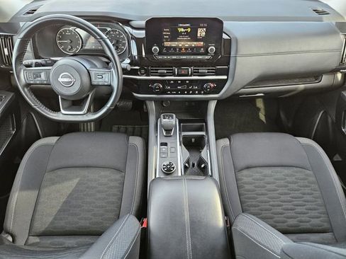 Used 2025 Nissan Pathfinder SV image 25