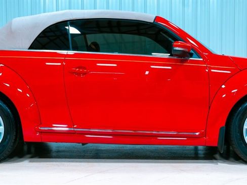 Used 2018 Volkswagen Beetle 2.0T S image 10