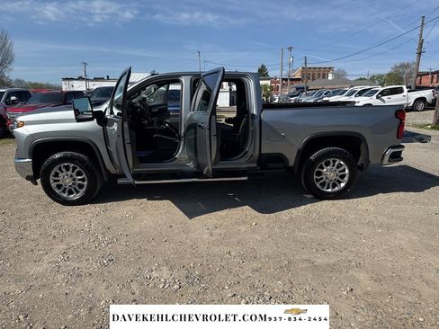 Used 2025 Chevrolet Silverado 2500 LTZ w/ LTZ Premium Package image 31