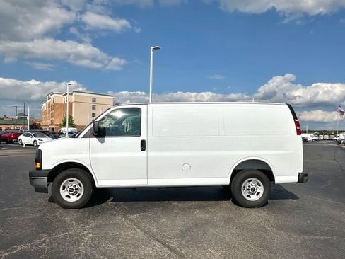 Used 2025 GMC Savana 2500 w/ Driver Convenience Package RWD image 7