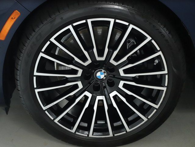 Used 2026 BMW 740i xDrive AWD/4WD image 42