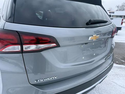 Used 2023 Chevrolet Equinox LT image 17