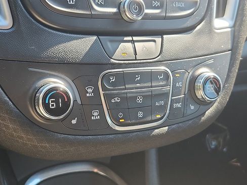 Used 2023 Chevrolet Malibu LT FWD image 15