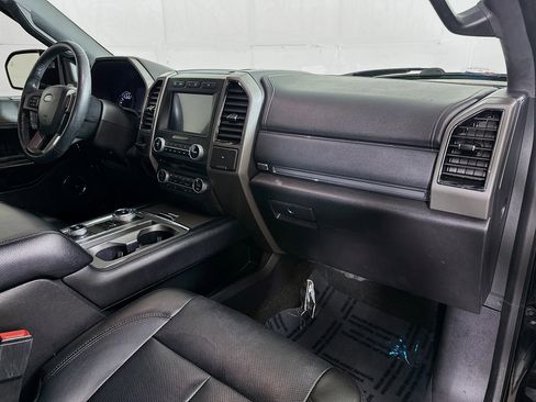 Used 2018 Ford Expedition XLT w/ Equipment Group 202A image 28