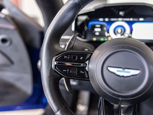 Used 2025 Aston Martin V8 Vantage Coupe image 22