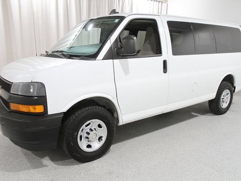 Used 2020 Chevrolet Express 2500 LS w/ Driver Convenience Package image 3