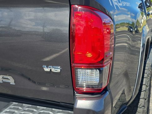 Used 2019 Toyota Tacoma TRD Sport RWD image 8