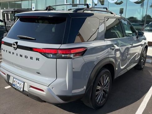 Used 2023 Nissan Pathfinder SL w/ SL Premium Package image 5