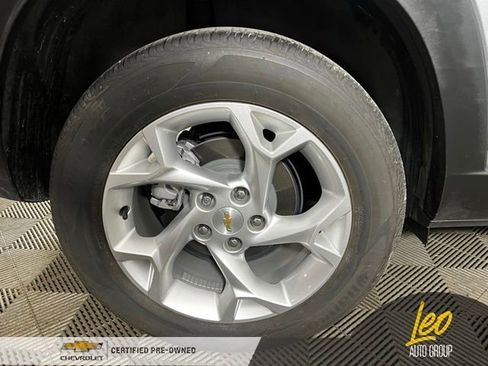 Used 2025 Chevrolet Trax LS w/ LS Convenience Package image 24
