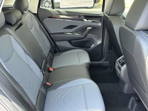 New 2026 Volkswagen Tiguan SE AWD/4WD image 15