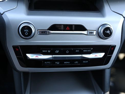 Used 2022 Ford Explorer XLT w/ Class IV Trailer Tow Package image 30