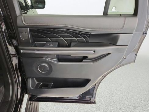 Used 2018 Ford Expedition Platinum AWD/4WD image 30